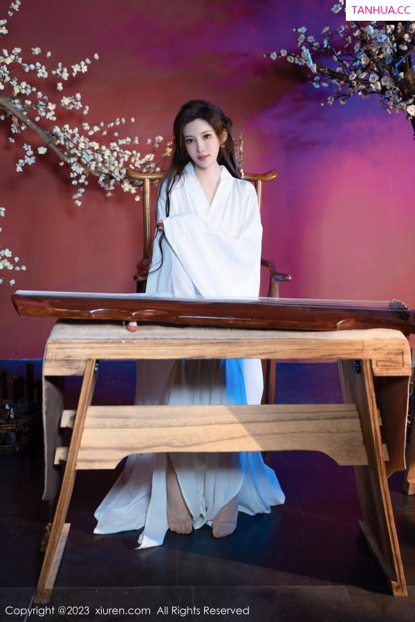 周妍希 奶瓶土肥圆 [XiuRen]高清写真图 2023.11.07 No.7625 Carol周妍希 古风美腿第3张图片